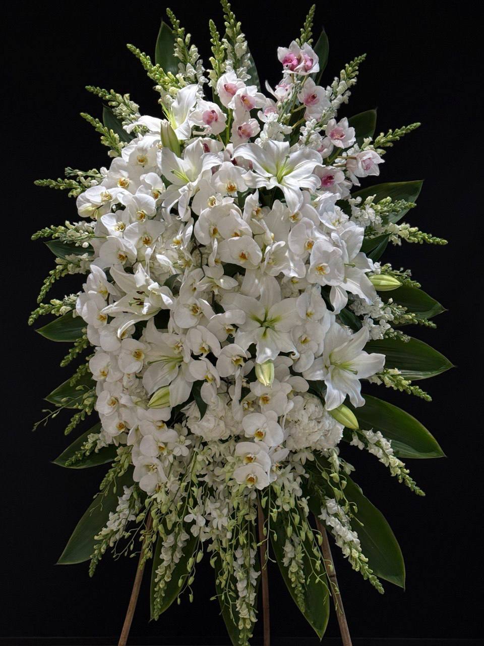 Eternal White Standing Spray