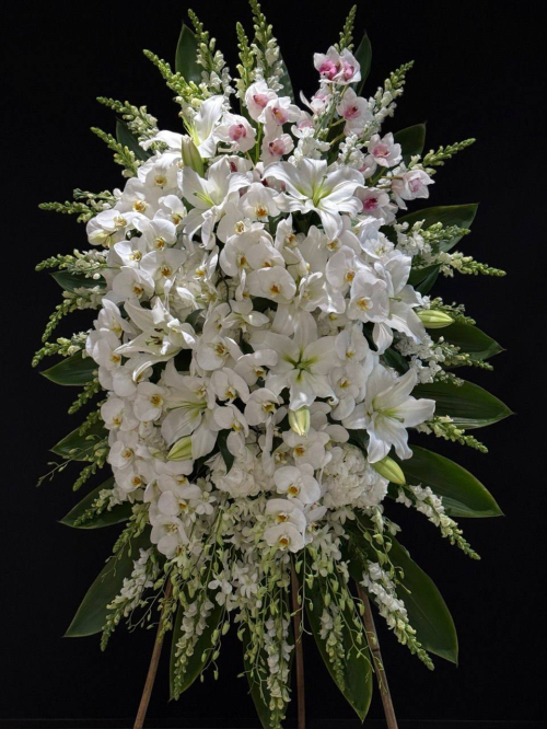 Eternal White Standing spray