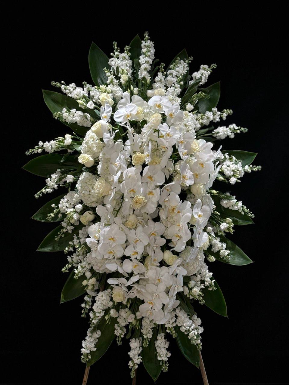 Soft Tribute Standing Spray