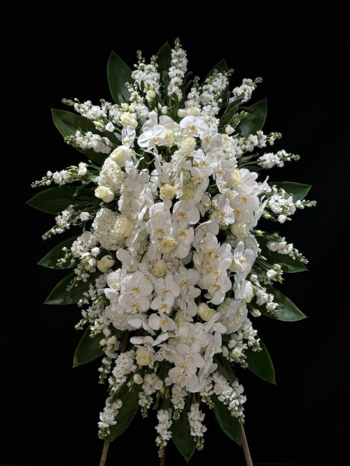 Soft Tribute standing spray