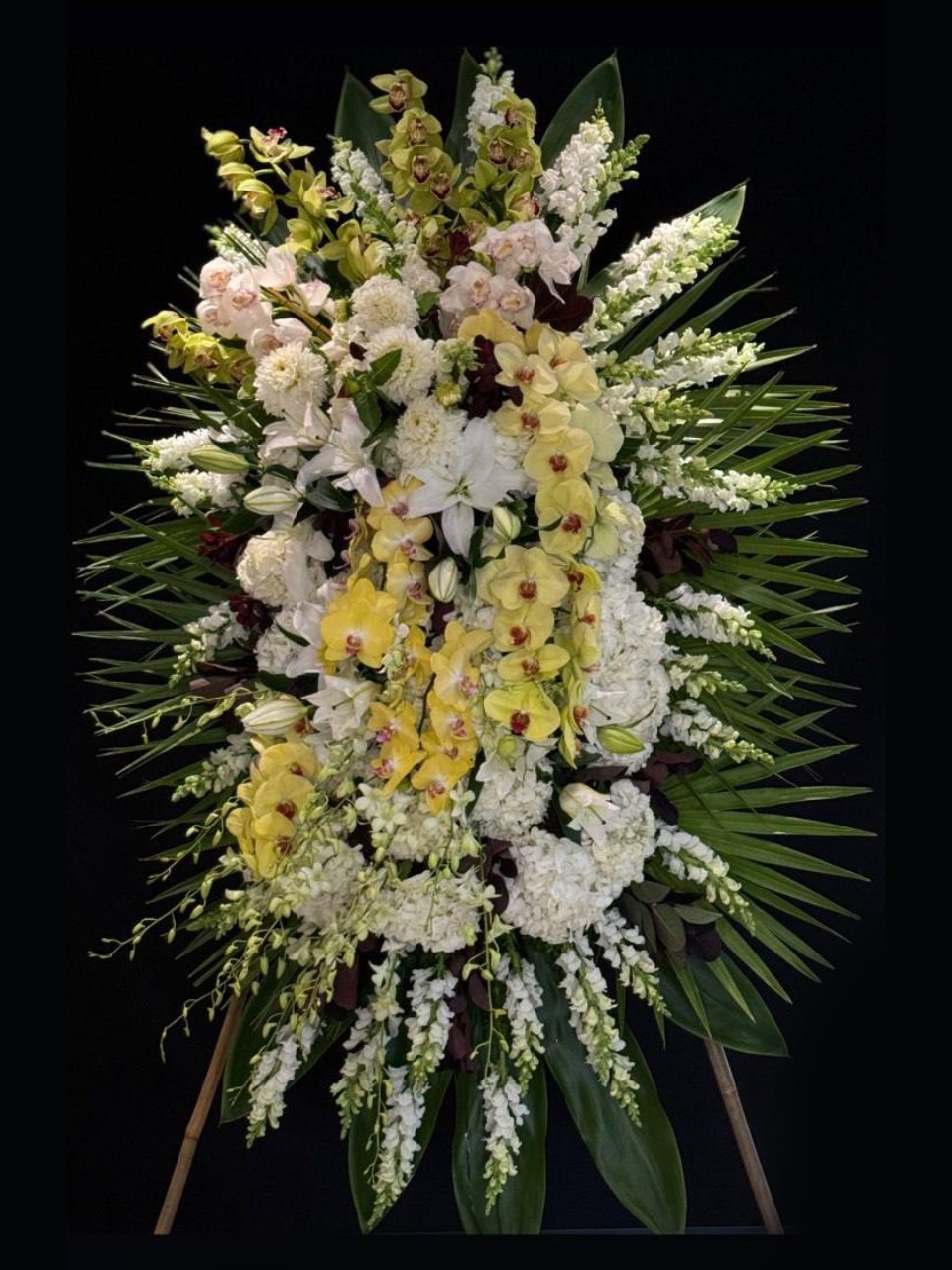 Yellow grace standing spray