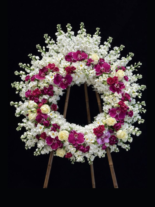 Everlasting Love Wreath Spray