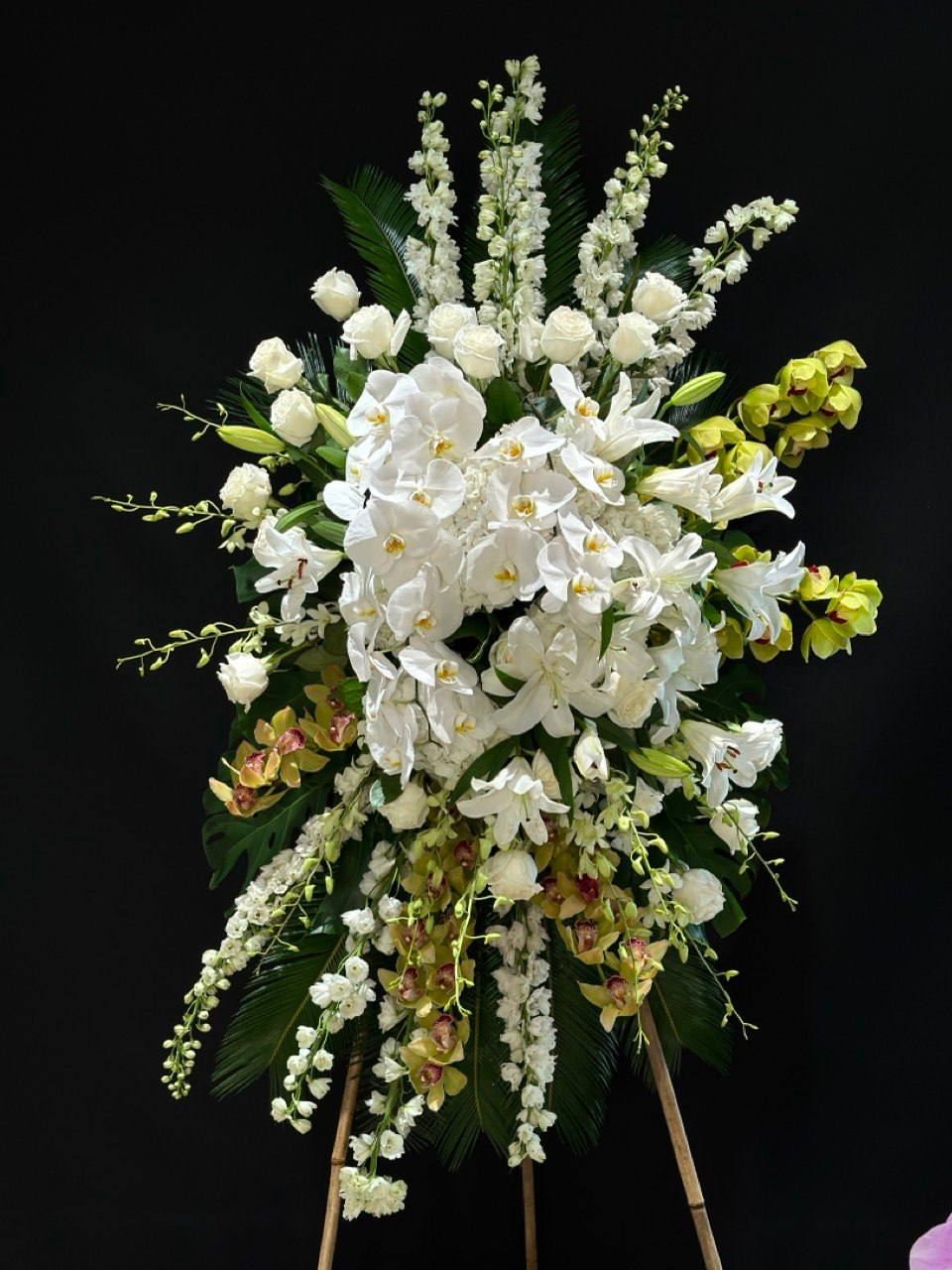 Evergreen Grace Standing Spray
